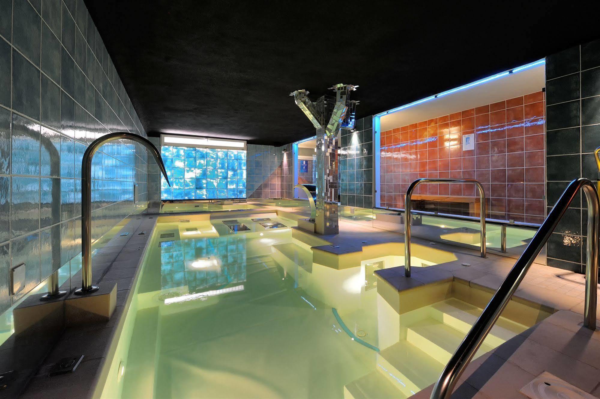 Santoli Hotel 3*