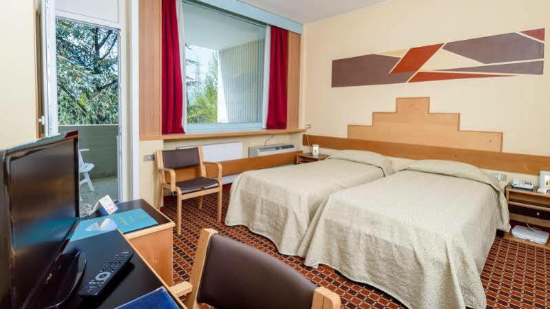 Santoli Hotel 3*